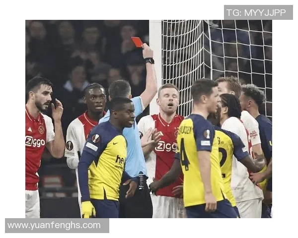 欧联杯精彩对决:里昂与拜仁激战成平局神扑引发争议判罚全场沸腾